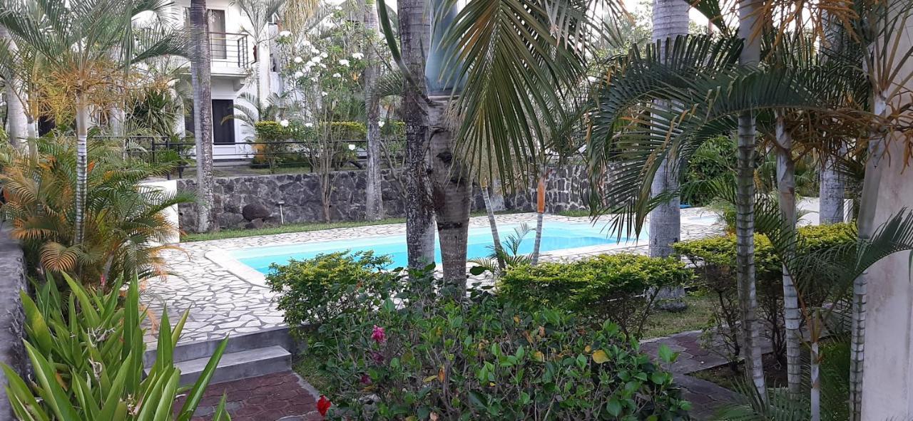 Blue Sky Villa Grand Baie Bagian luar foto